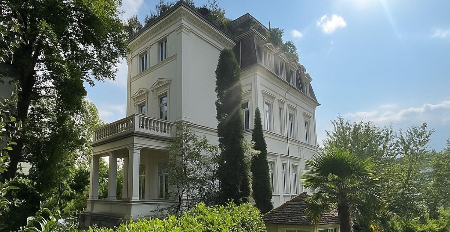 Außenansicht der Altbauvilla
