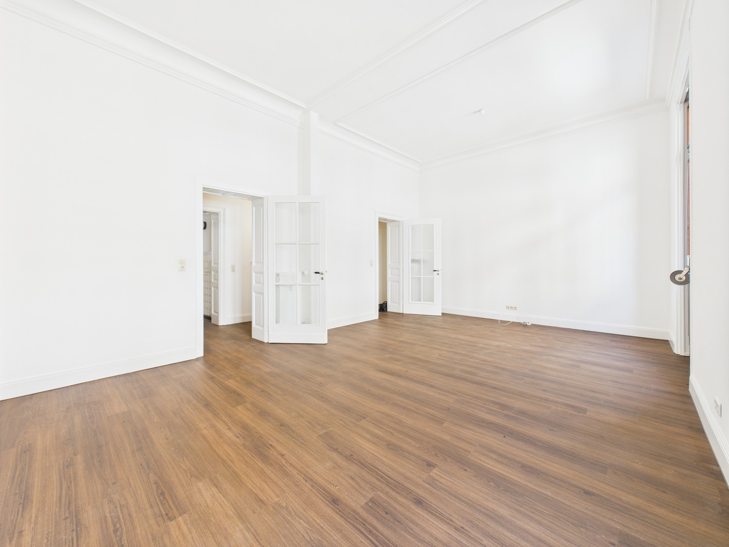 Offenes Büro mit Balkon