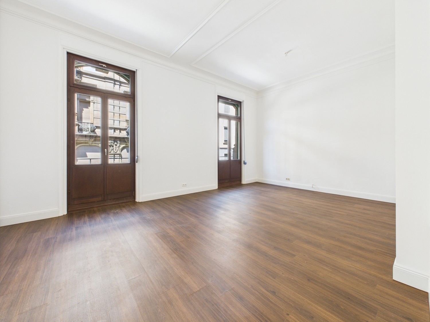 Offenes Büro mit Balkon