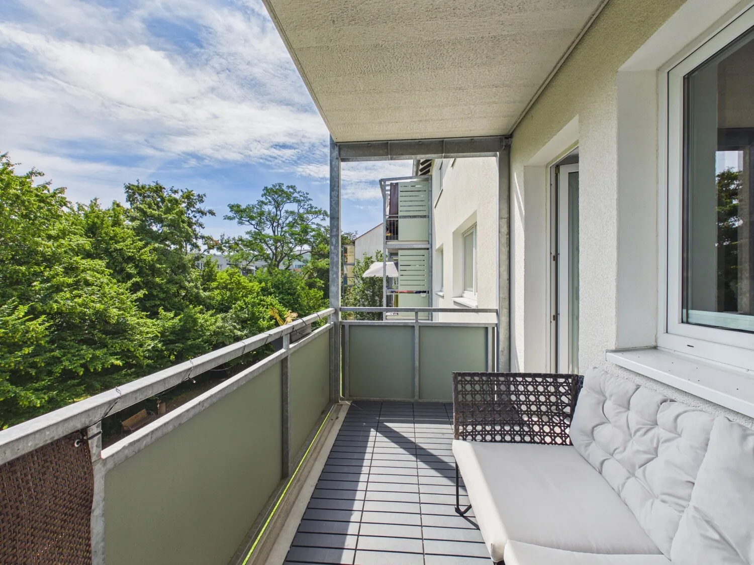 Balkon in Süd-Ost-Ausrichtung