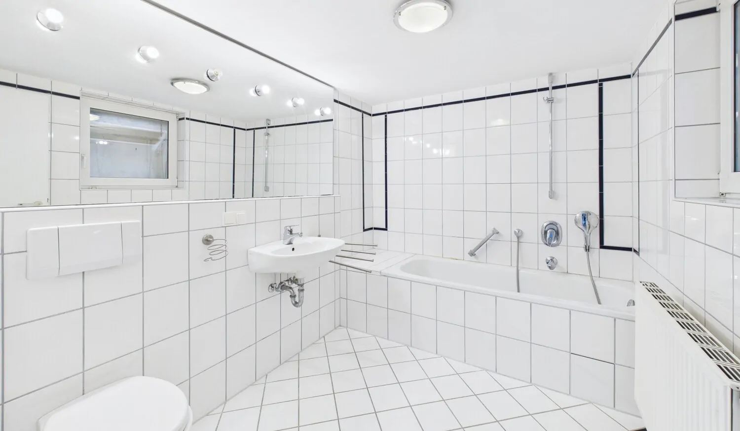 Badezimmer mit Wanne