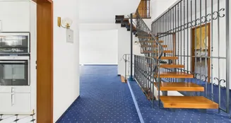 von_poll_real_estate_property_25006064_image_1