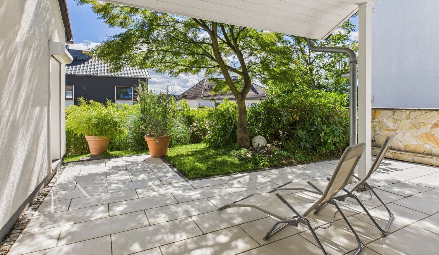 ruhige Terrasse
