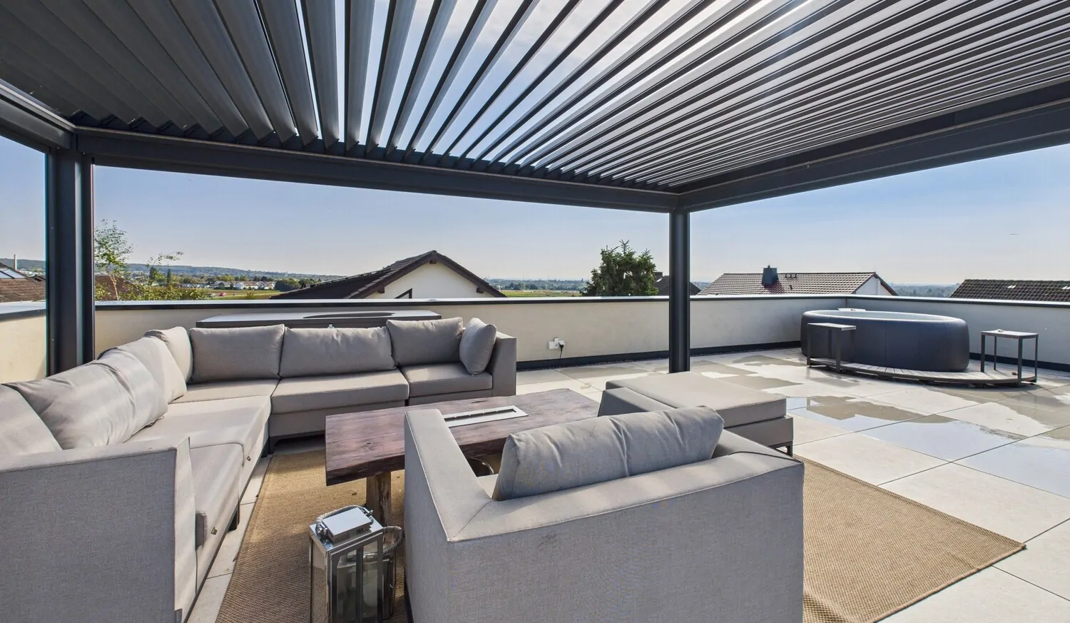 Pergola & Whirlpool auf der...