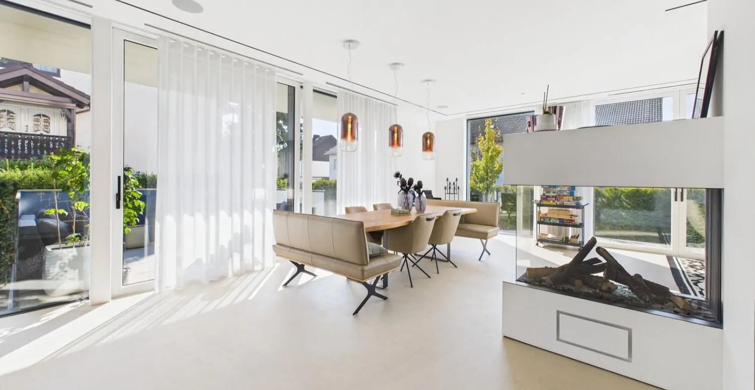 Geräumiger Essbereich