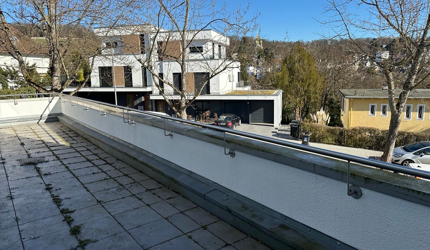 großzügige Terrasse