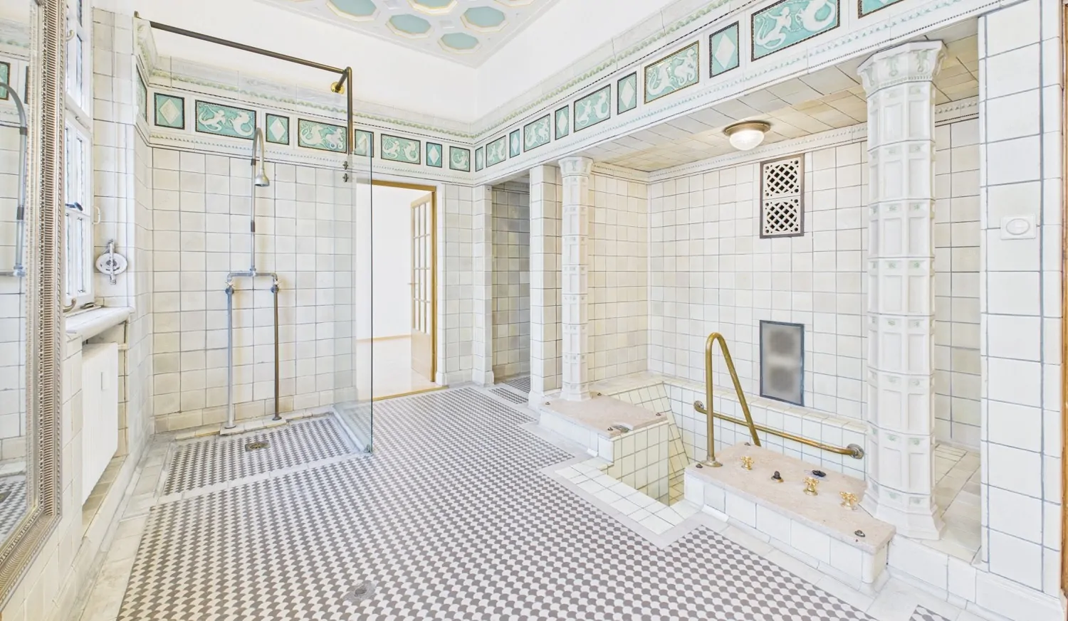 Großes Tageslichtbad