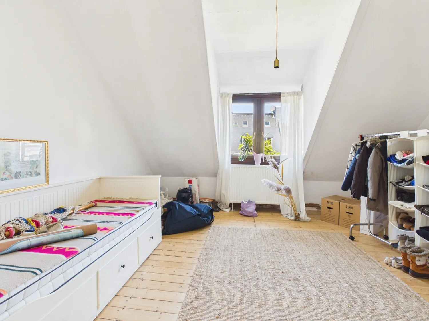 Großes Kinderzimmer