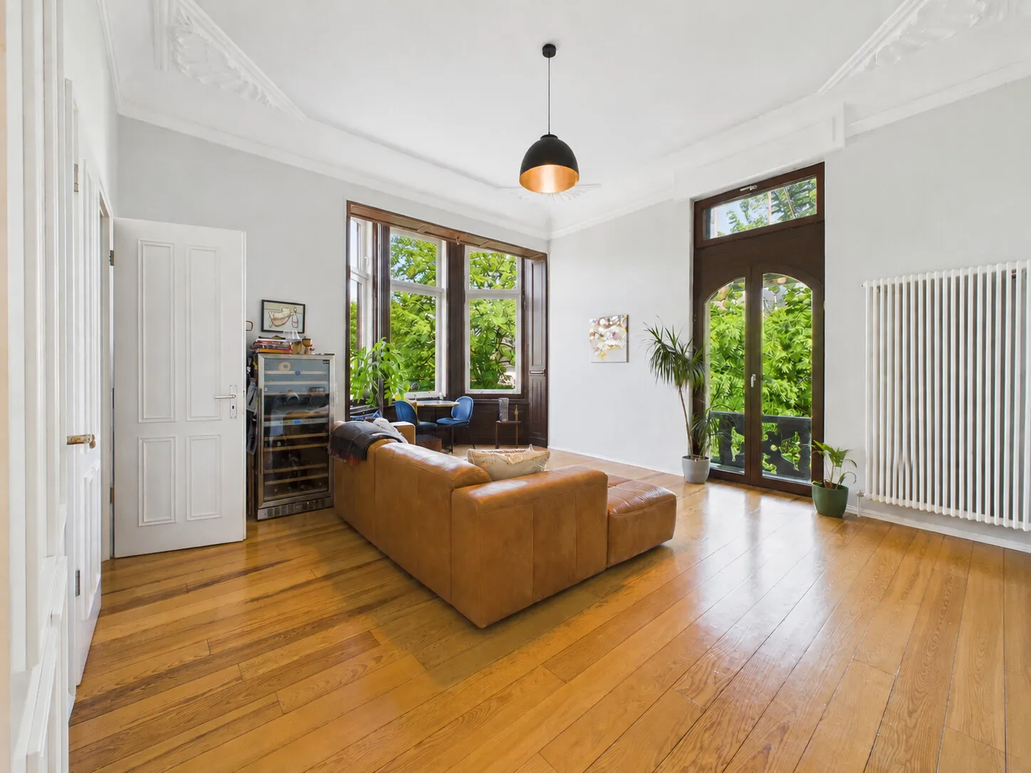 Erkerzimmer mit Balkon