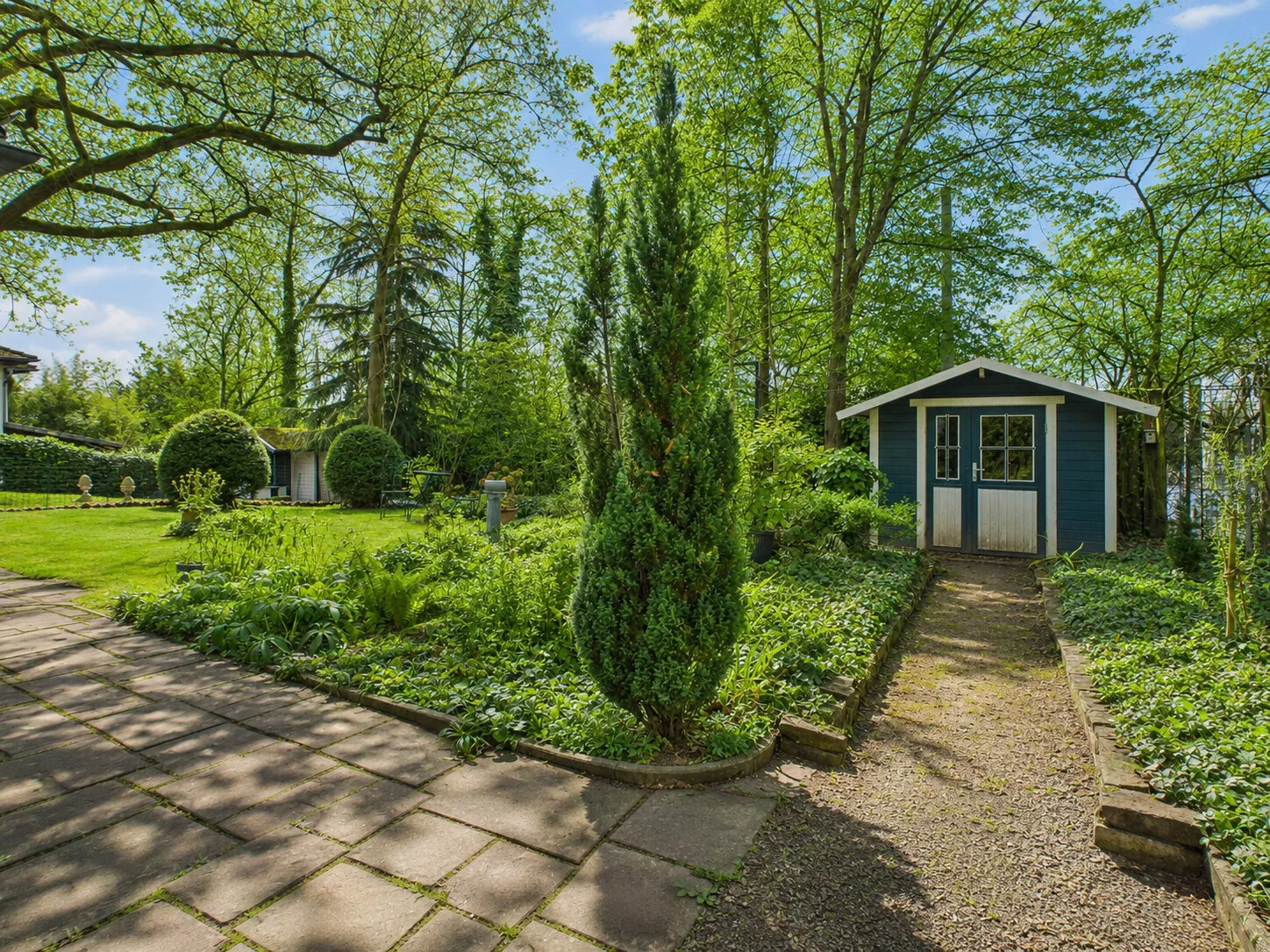 Idyllische Gartenfläche