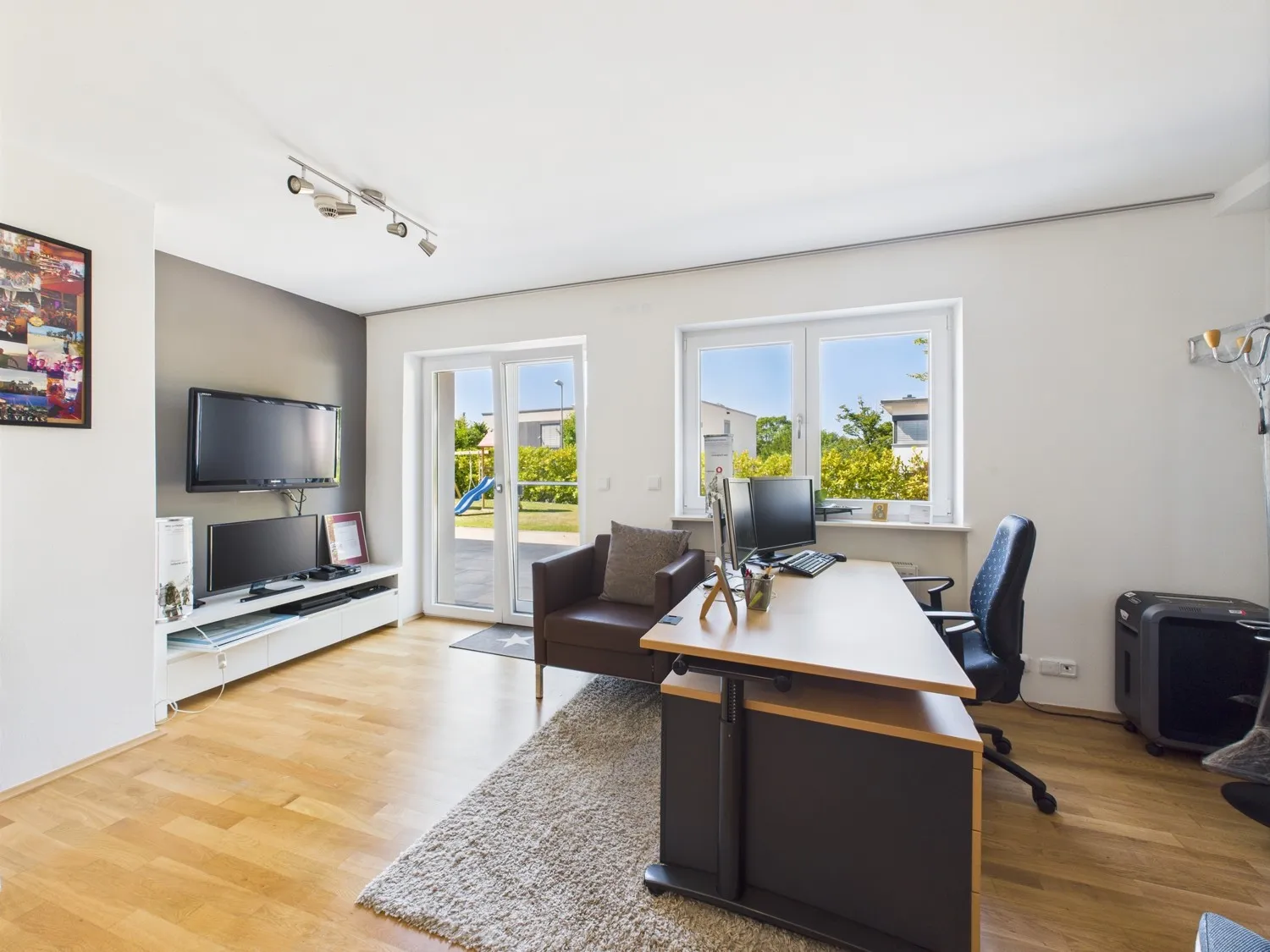Zimmer EG mit Gartenzugang