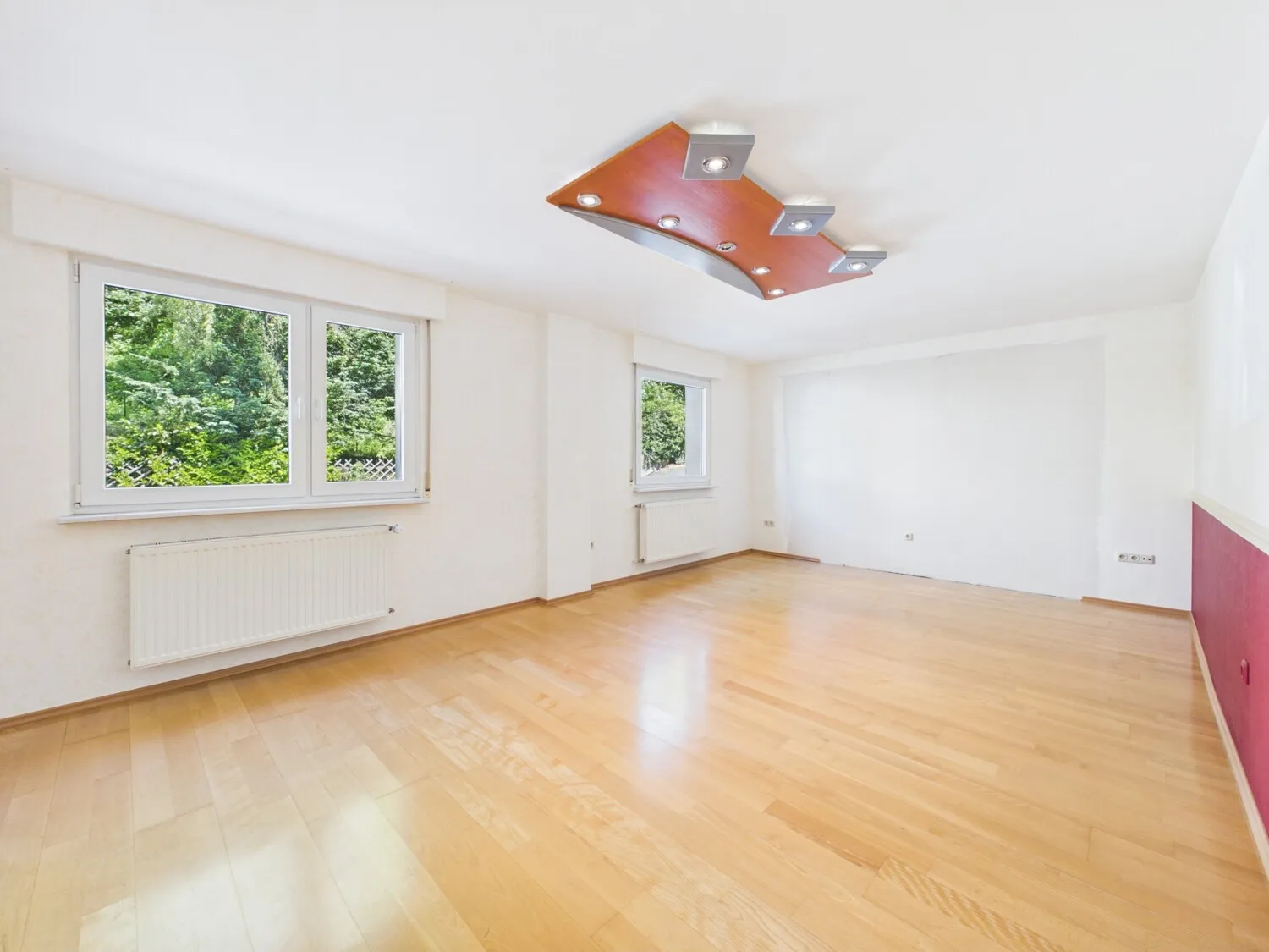 Geräumiges Esszimmer