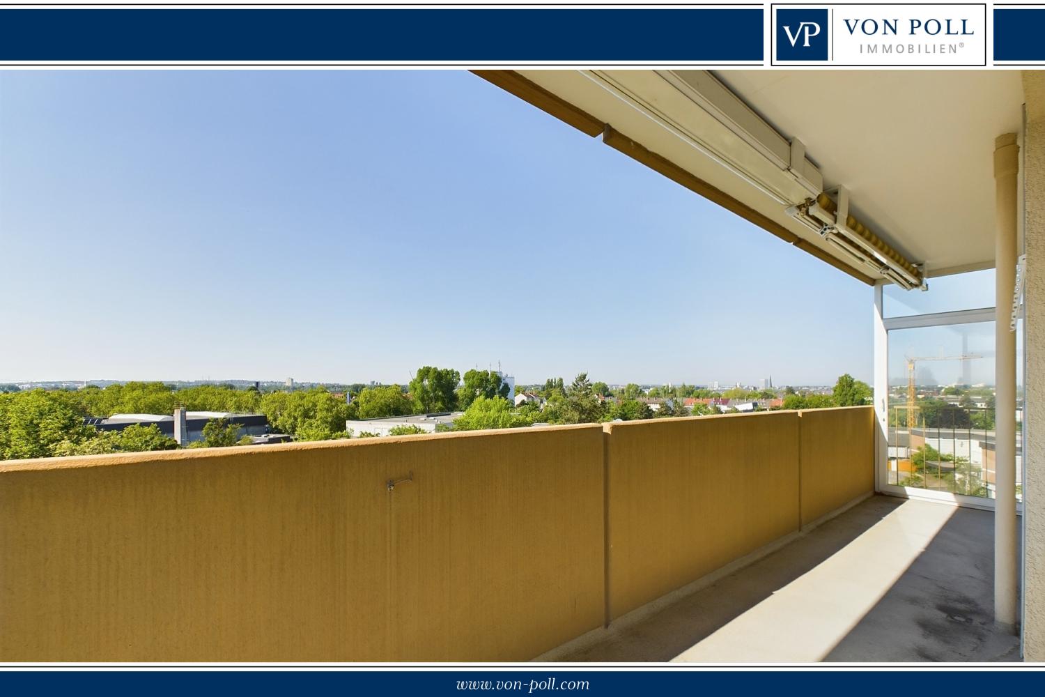 Großer Südbalkon mit Fernblick