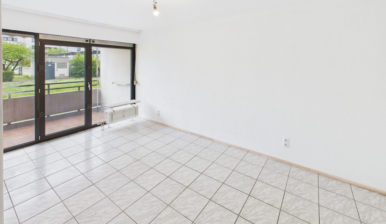 Zimmer I mit Zugang zum Balkon