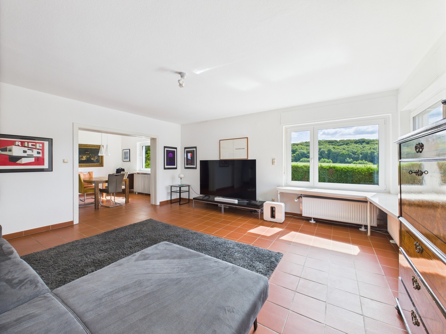 Offenes Wohnzimmer mit Weitblick