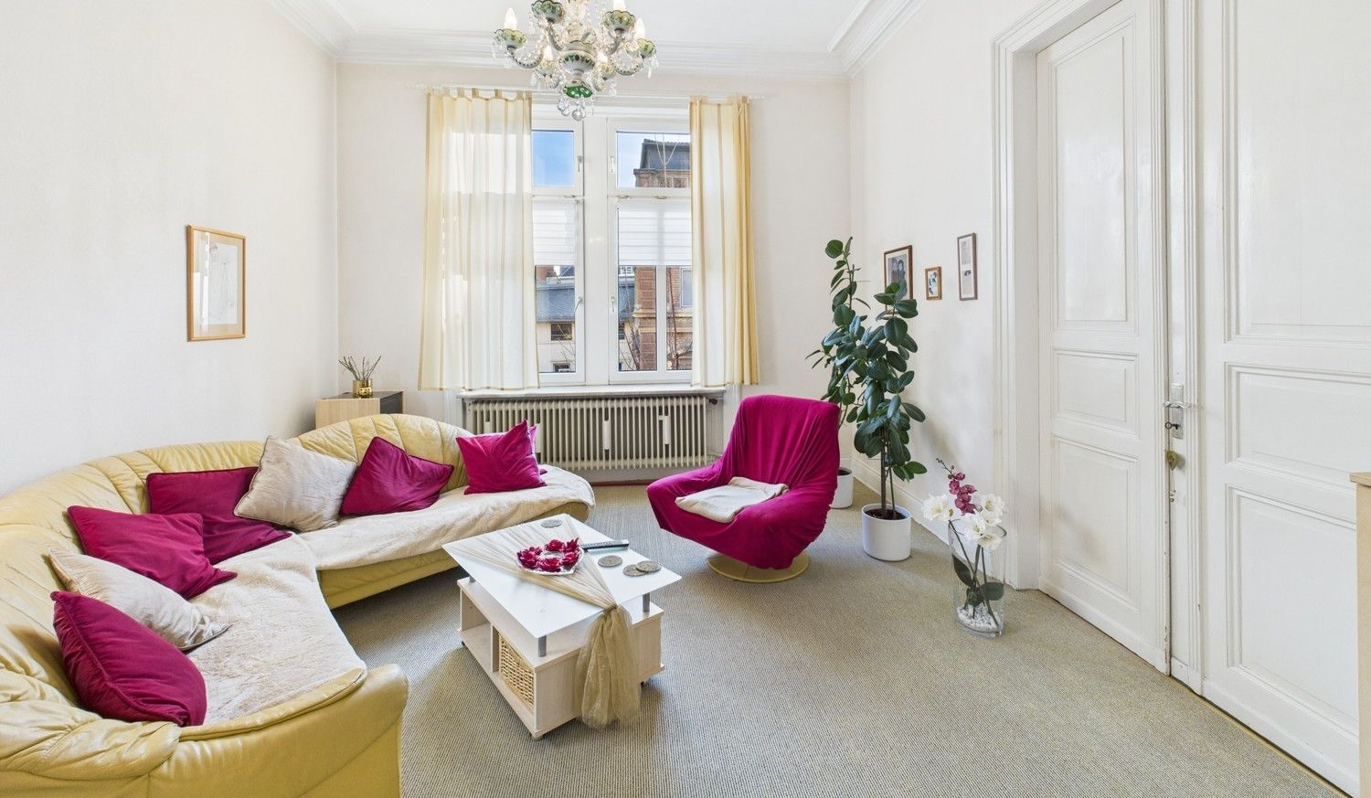 charmantes Wohnzimmer (2.OG)