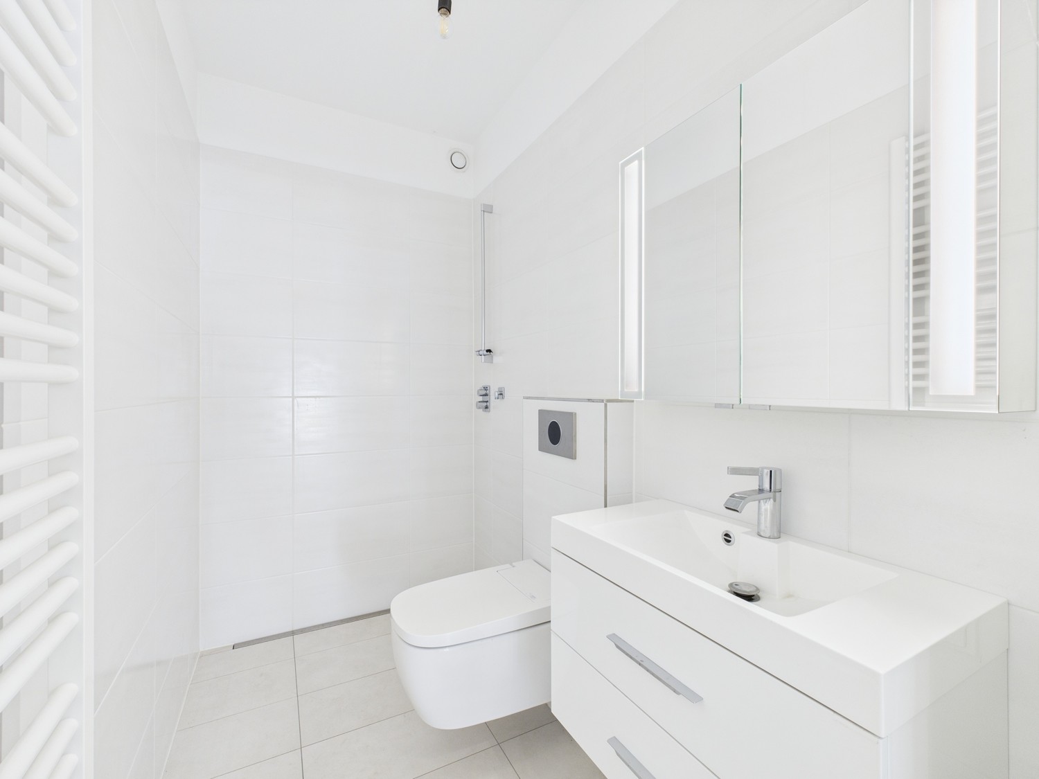 modernes Badezimmer UG