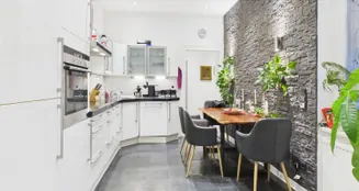 von_poll_real_estate_property_26006001_image_0