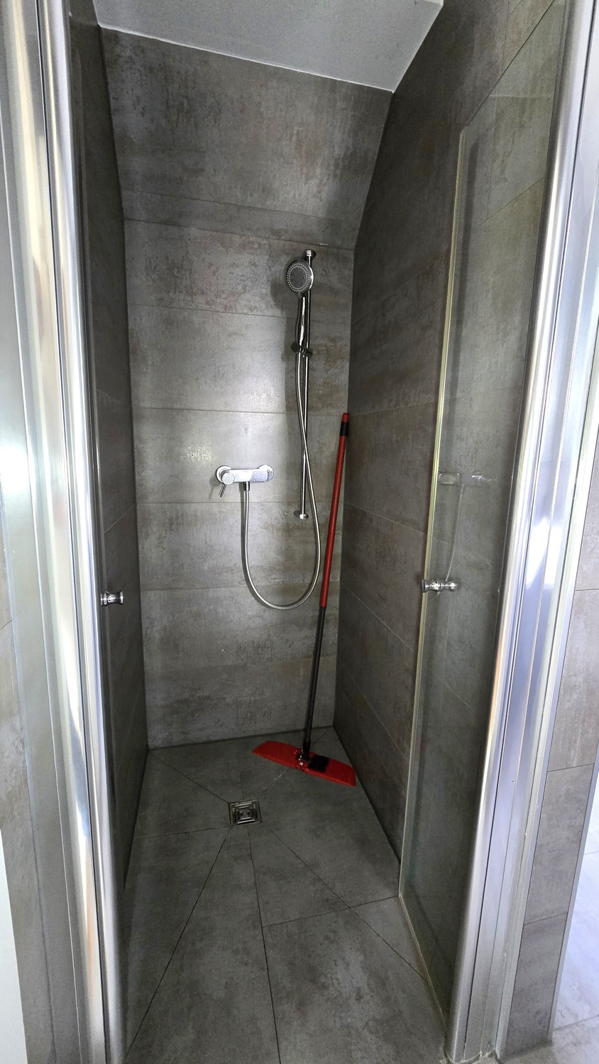 DG Dusche