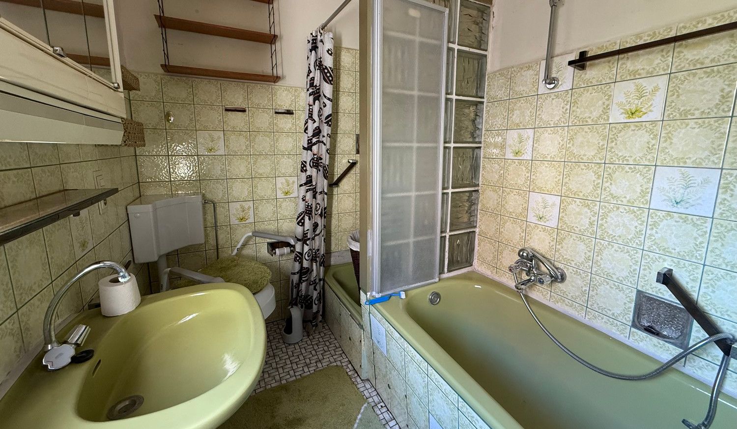 Badezimmer EG