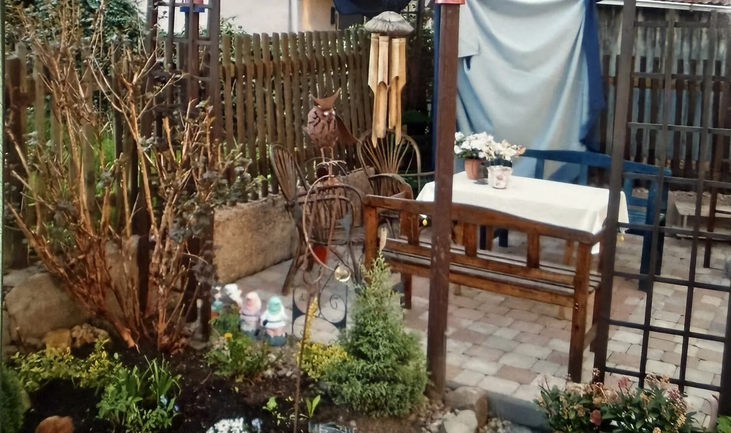 Hof Sitzplatz mit Pergola 3