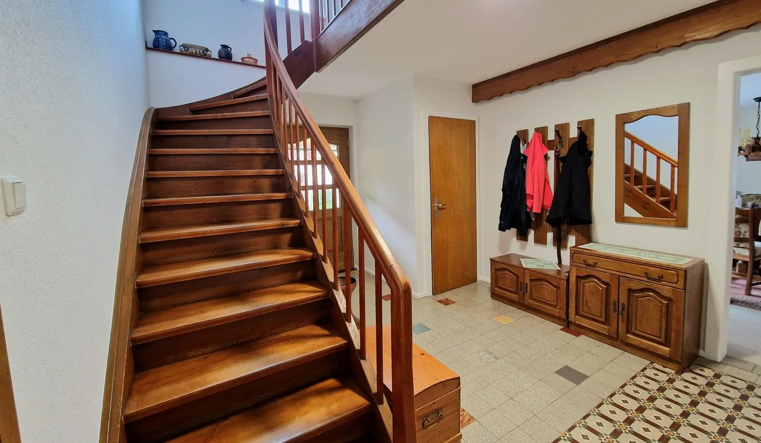 Eingang und Treppenhaus