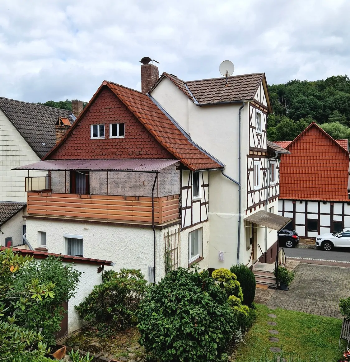 Rückseite mit Balkon