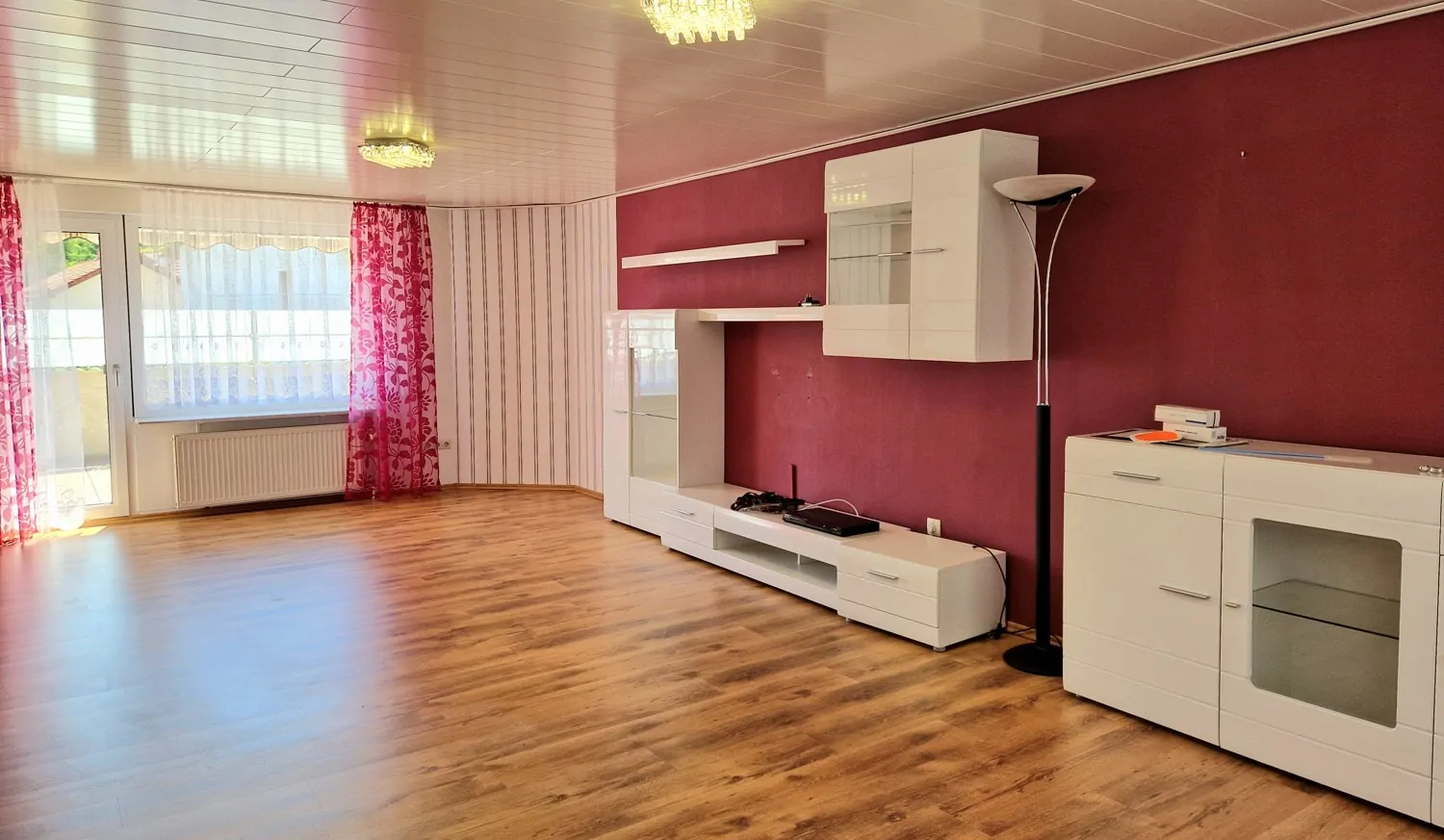 1. OG Wohnzimmer mit Balkon