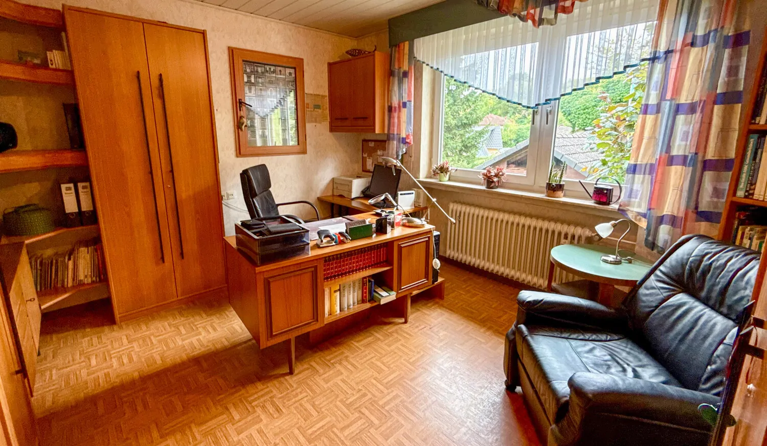 Büro EG