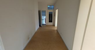 von_poll_real_estate_property_25037045_image_2