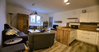 von_poll_real_estate_property_25037049_image_1