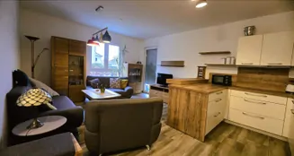 von_poll_real_estate_property_25037049_image_0