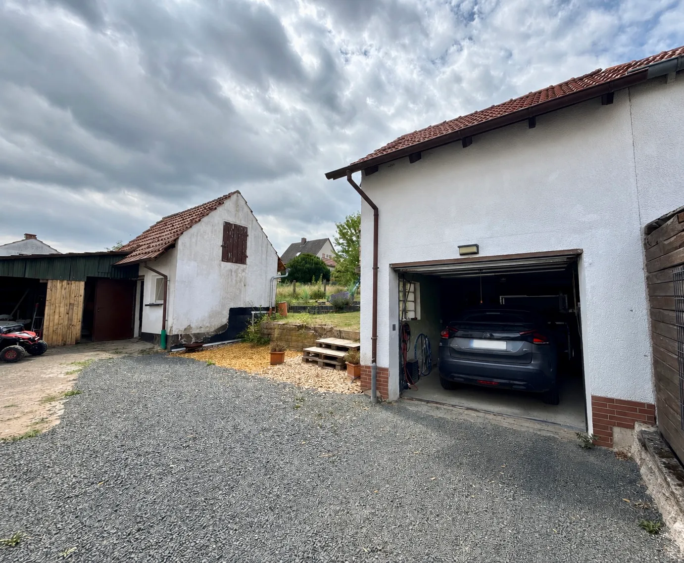 Garage & Nebengebäude