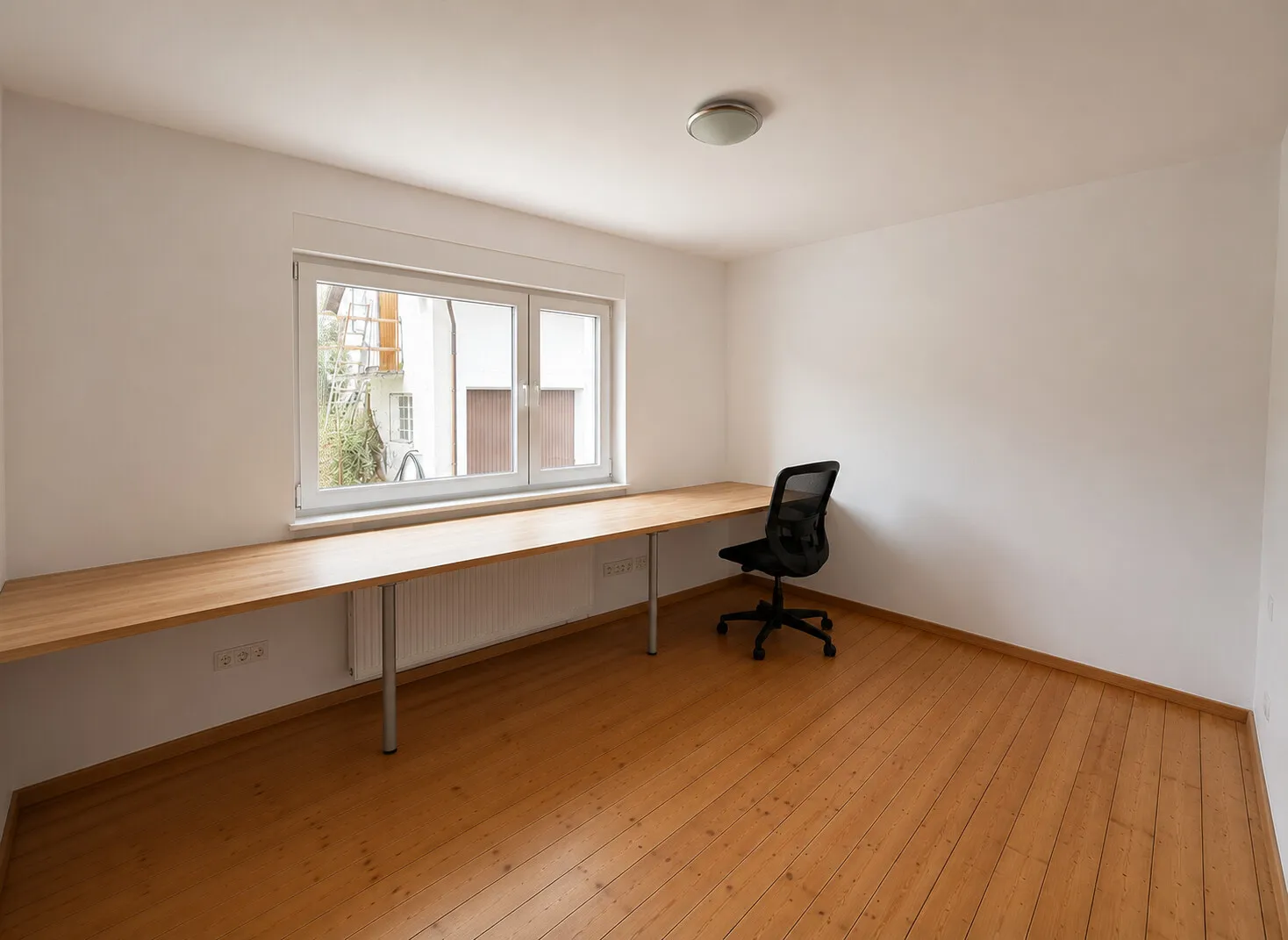 Büro EG