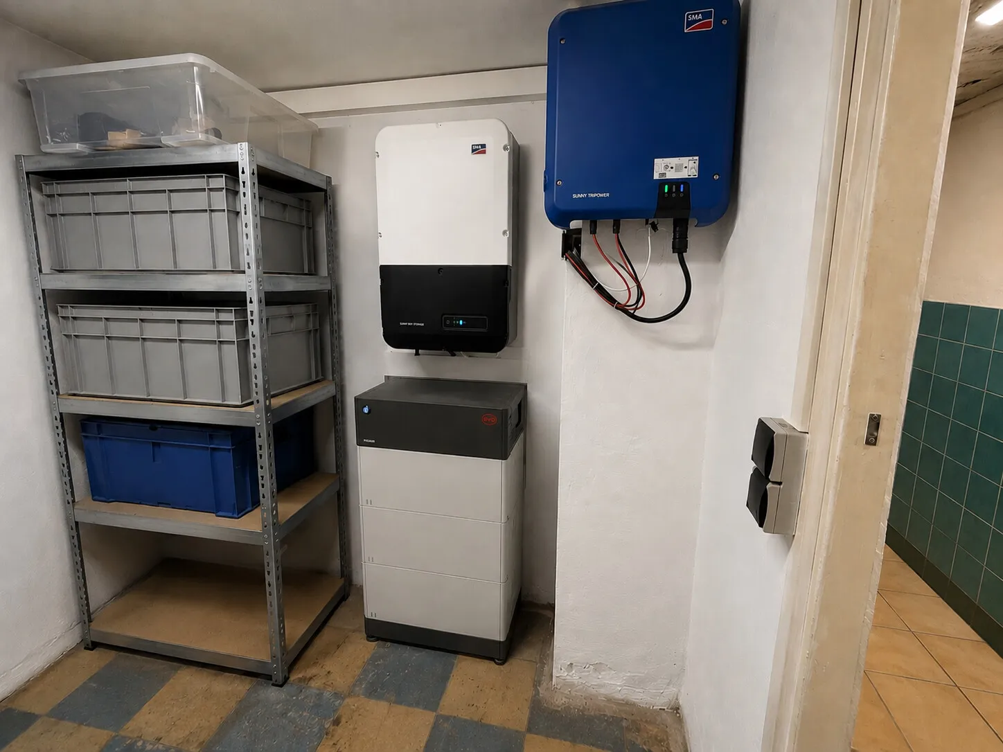 Batteriespeicher & Wechselrichter, PV Anlage