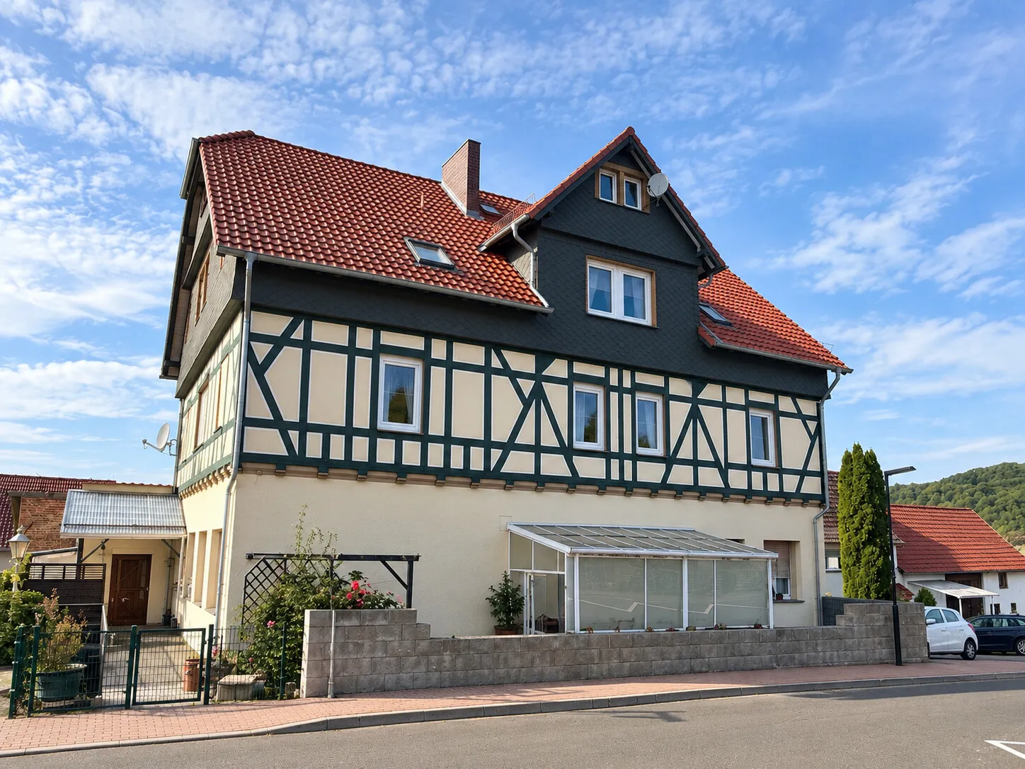 Historischer Charme trifft moderne Wohnqualität – Mehrfamilienhaus mit sechs Einheiten