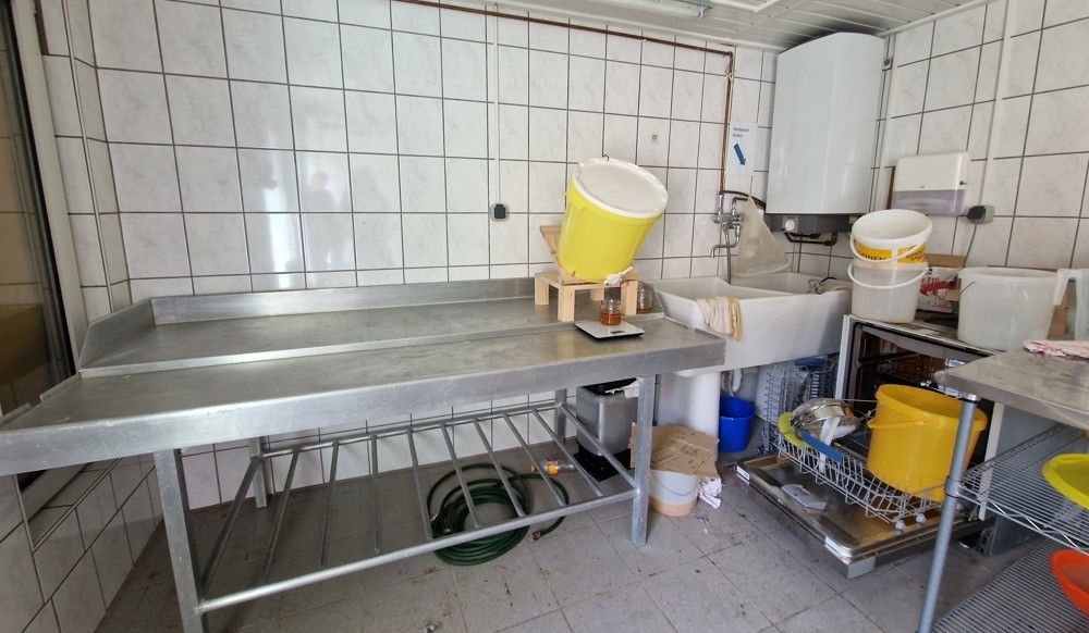 Vollgefliester Raum