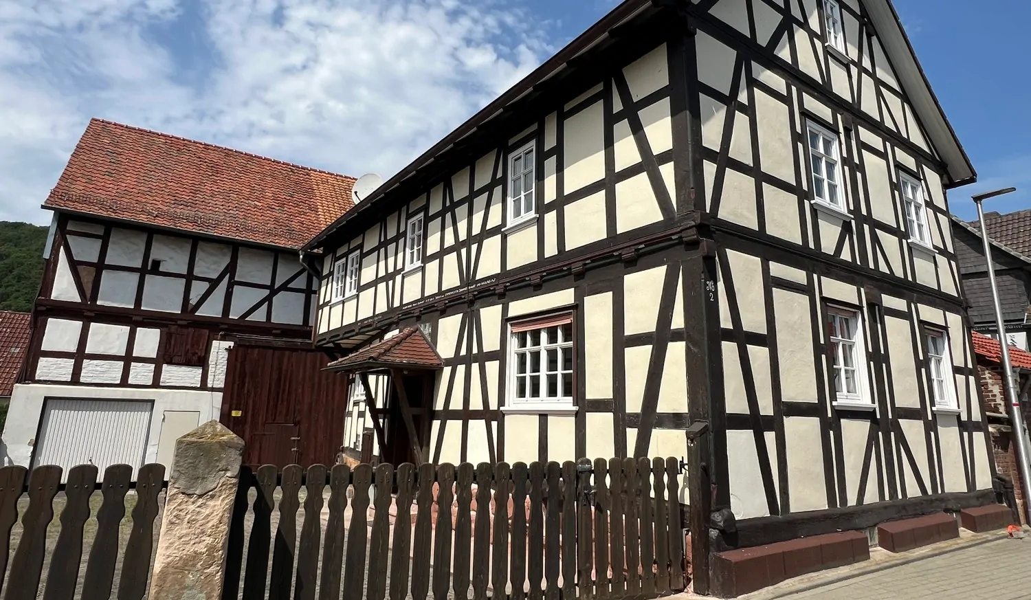 Einfamilienhaus mit historischem Charme und großzügigem Grundstück