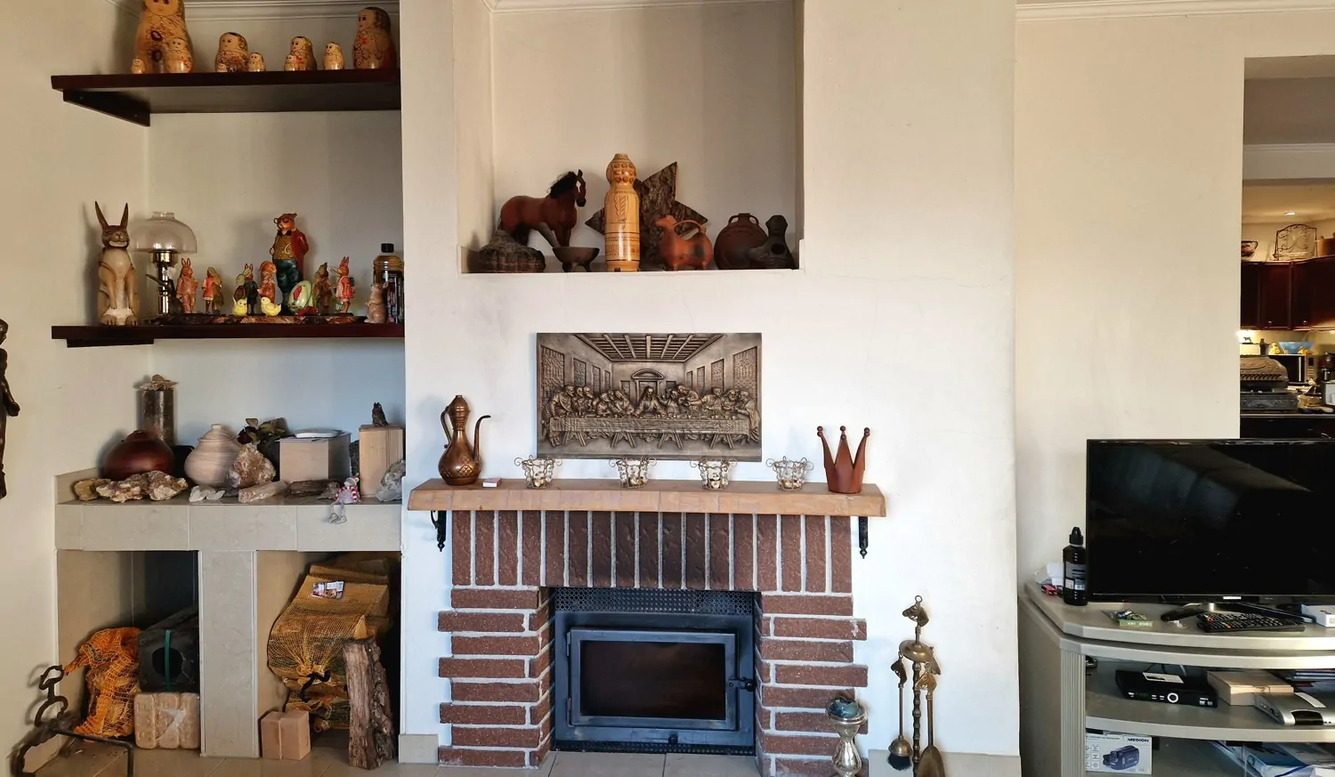 Wohnzimmer mit Kamin