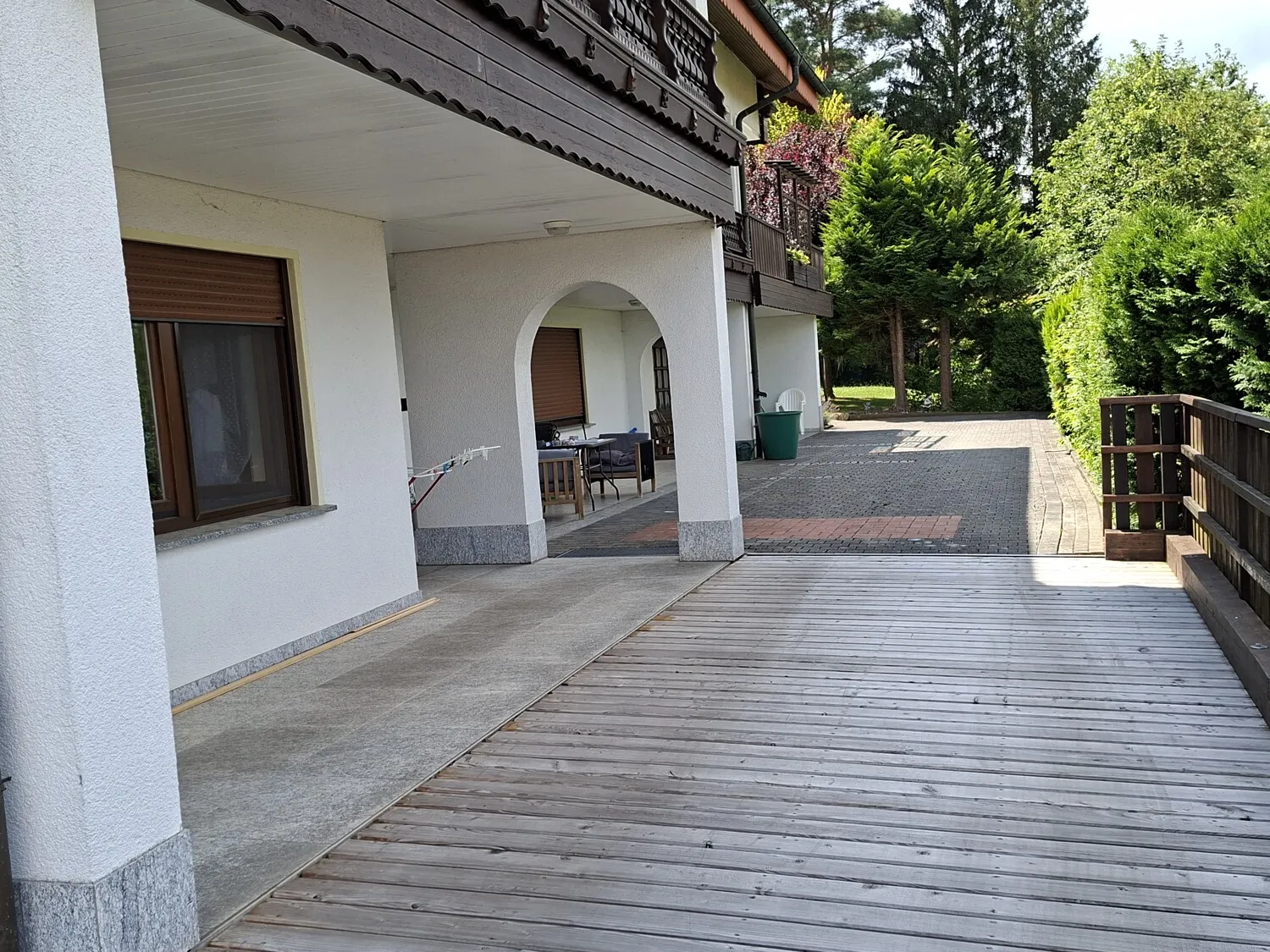 Zugang zum Eingang und Garten