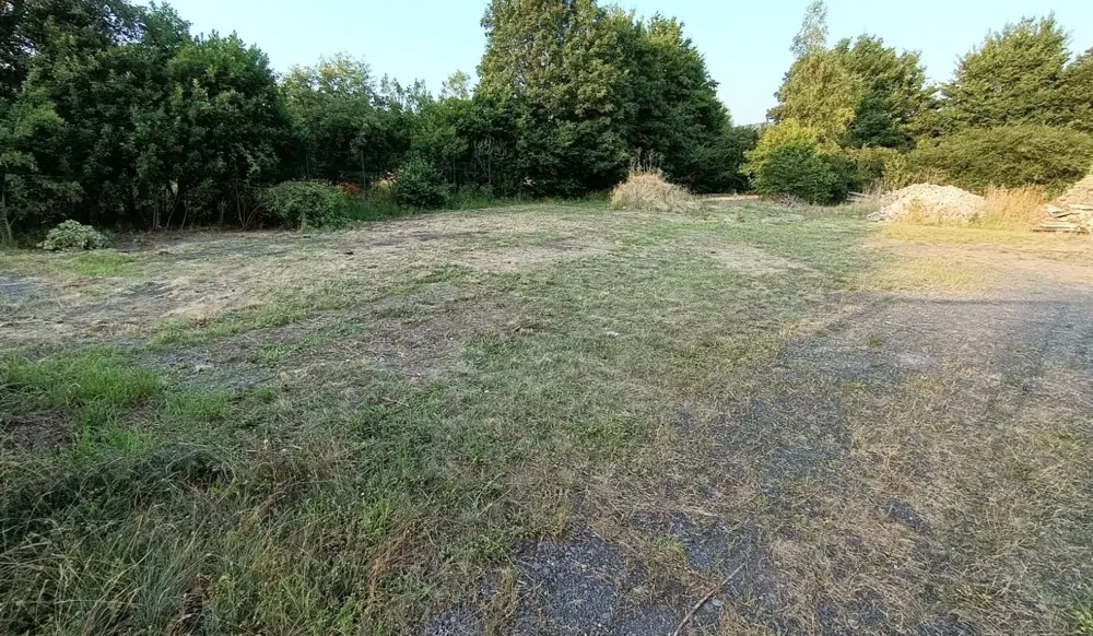 Freifläche -eingezäunt-