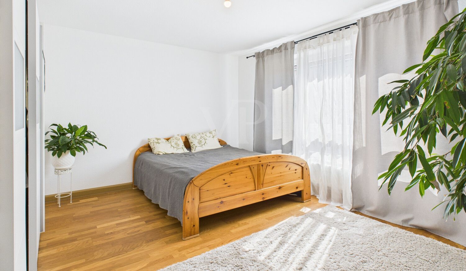 Schlafzimmer 1
