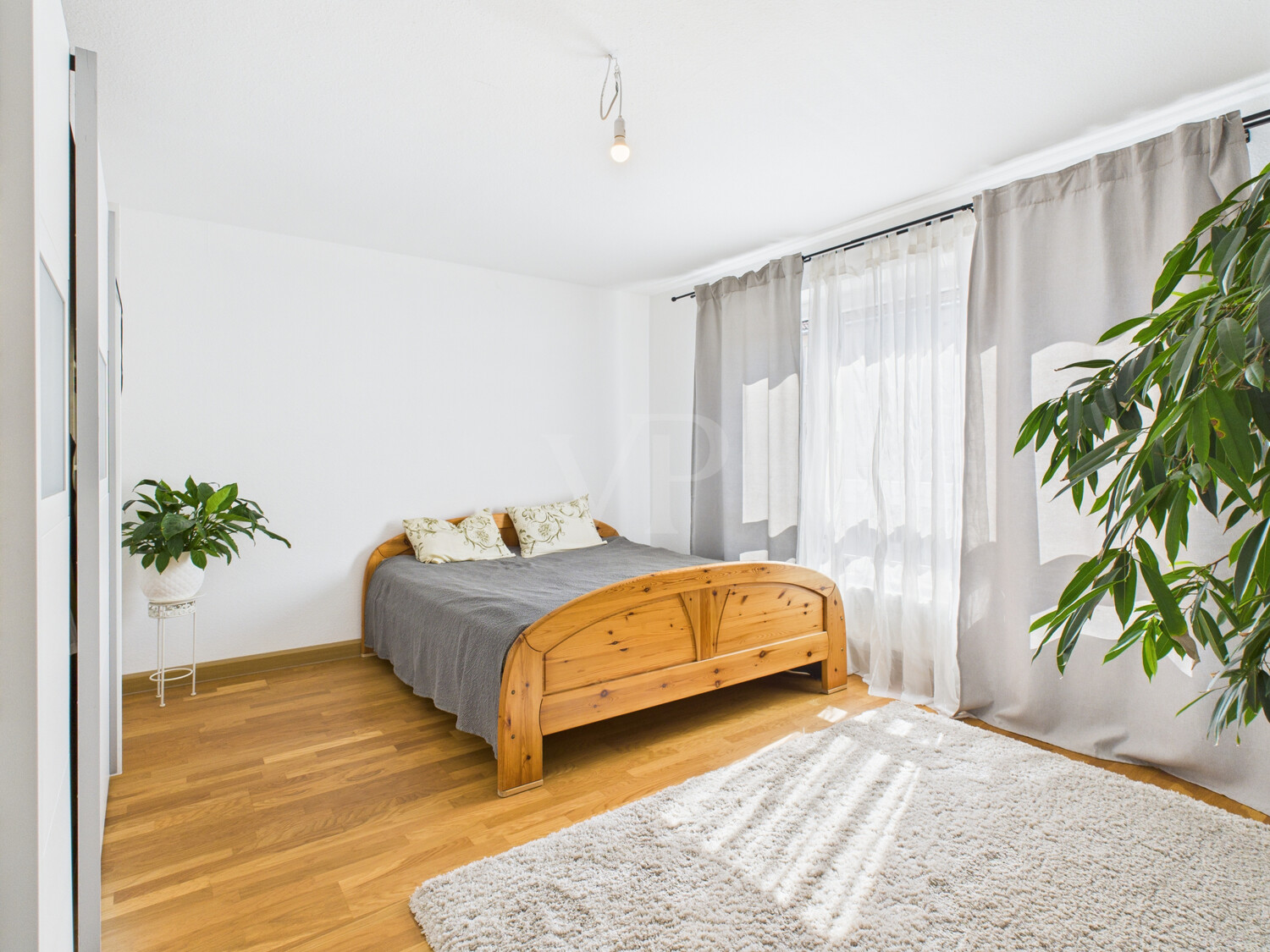 Schlafzimmer 1