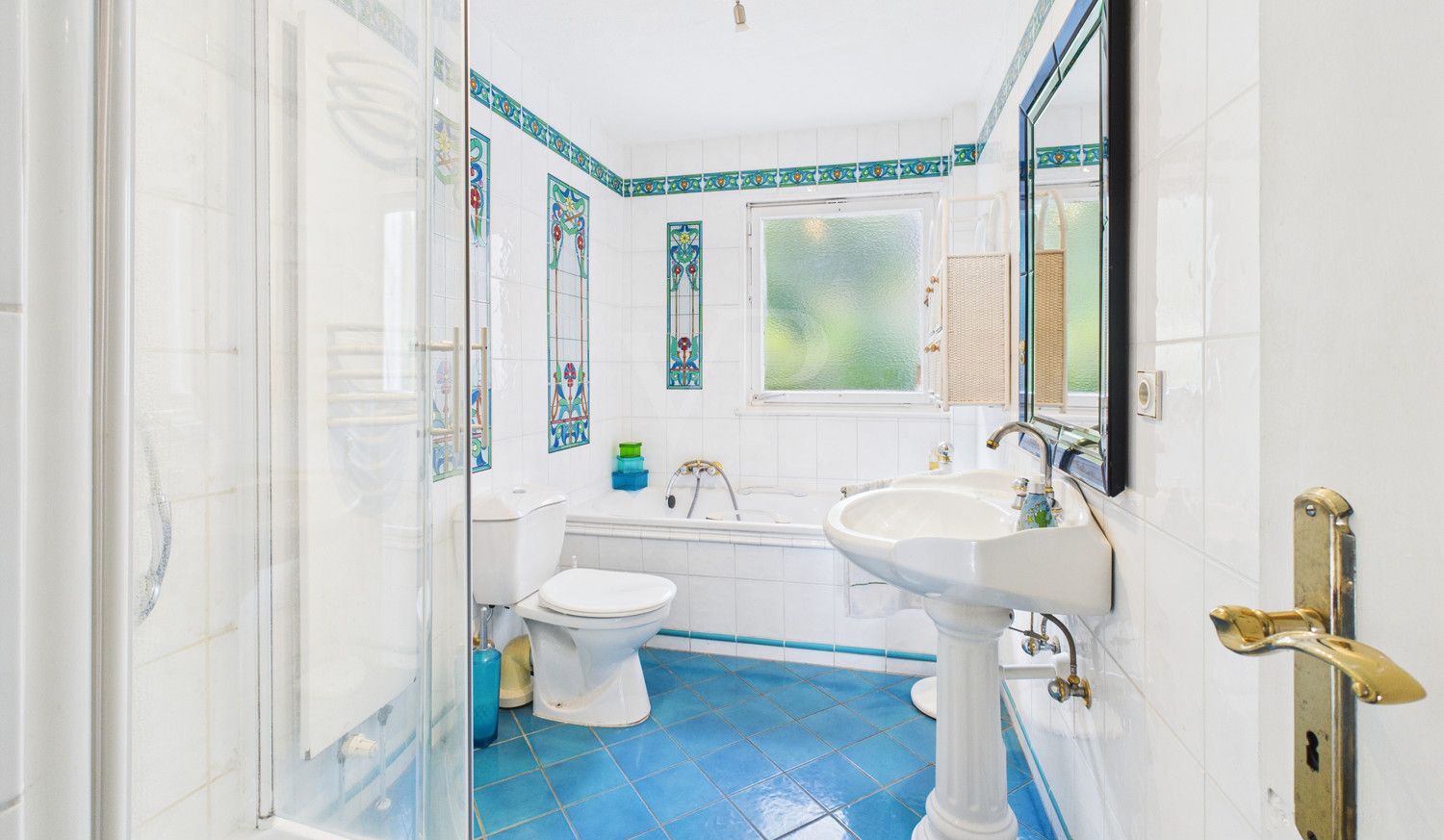 gepflegtes Badezimmer