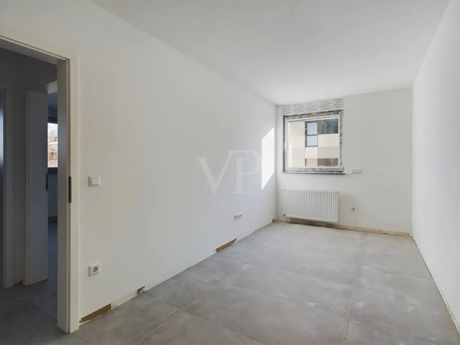 Exclusive residential units on the 4th floor – completely renovated and ready for occupancy.