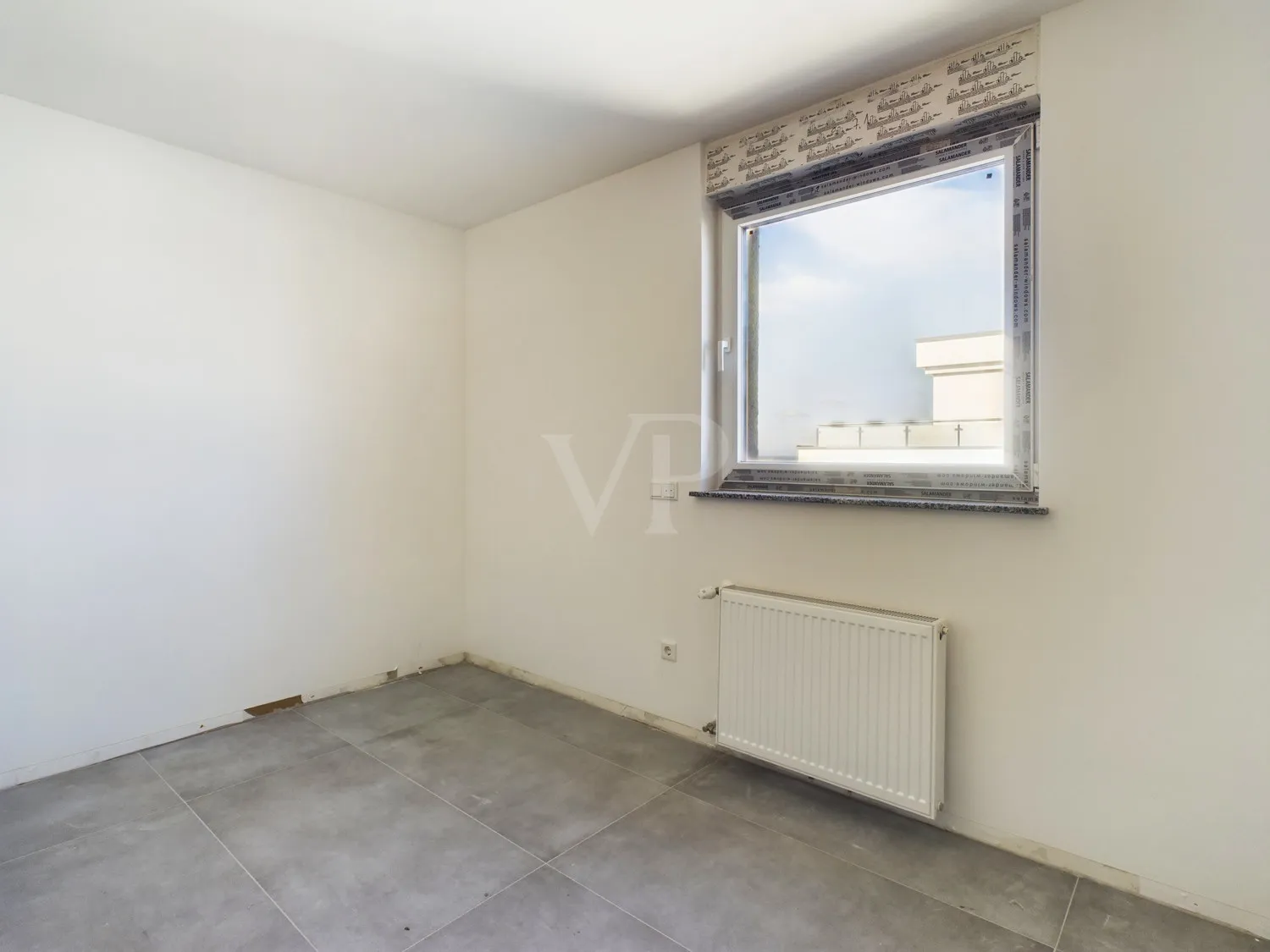 Exclusive residential units on the 4th floor – completely renovated and ready for occupancy.