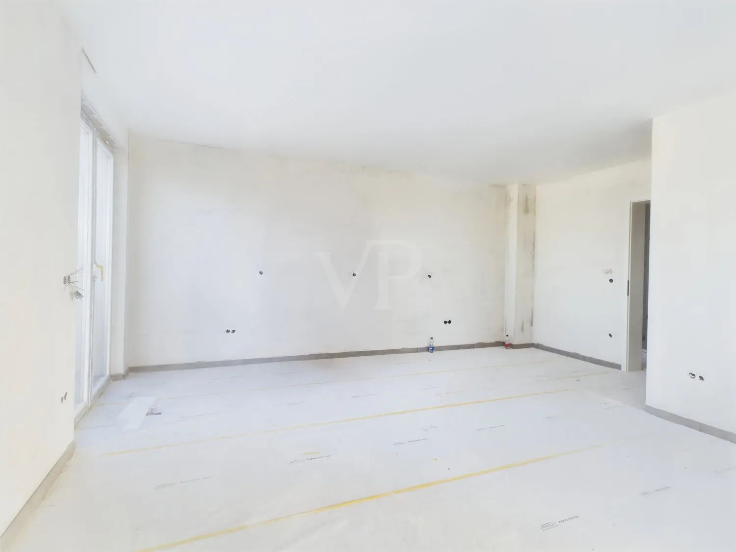 MODERN LIVING ABOVE THE ROOFS OF THE CITY