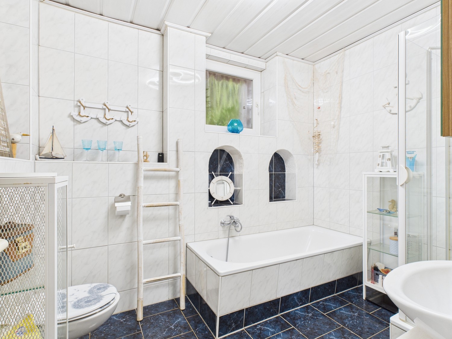 Badezimmer EG