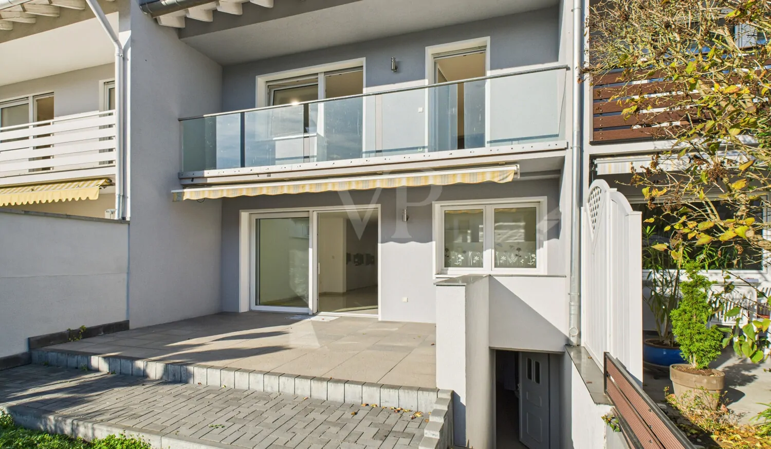 großzügige Terrasse...