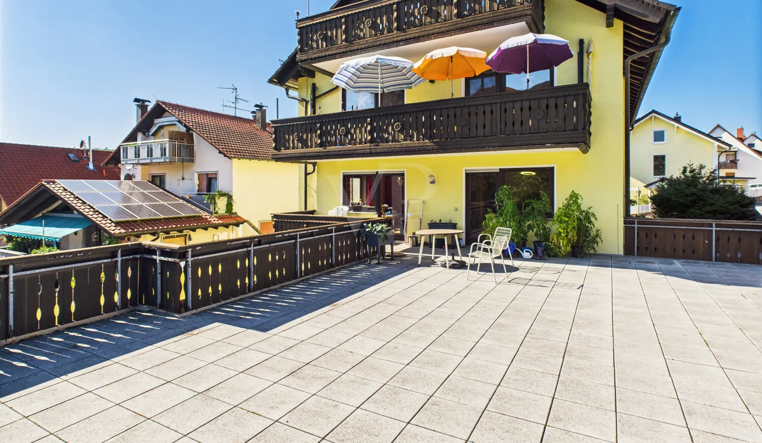 großzügige Terrasse